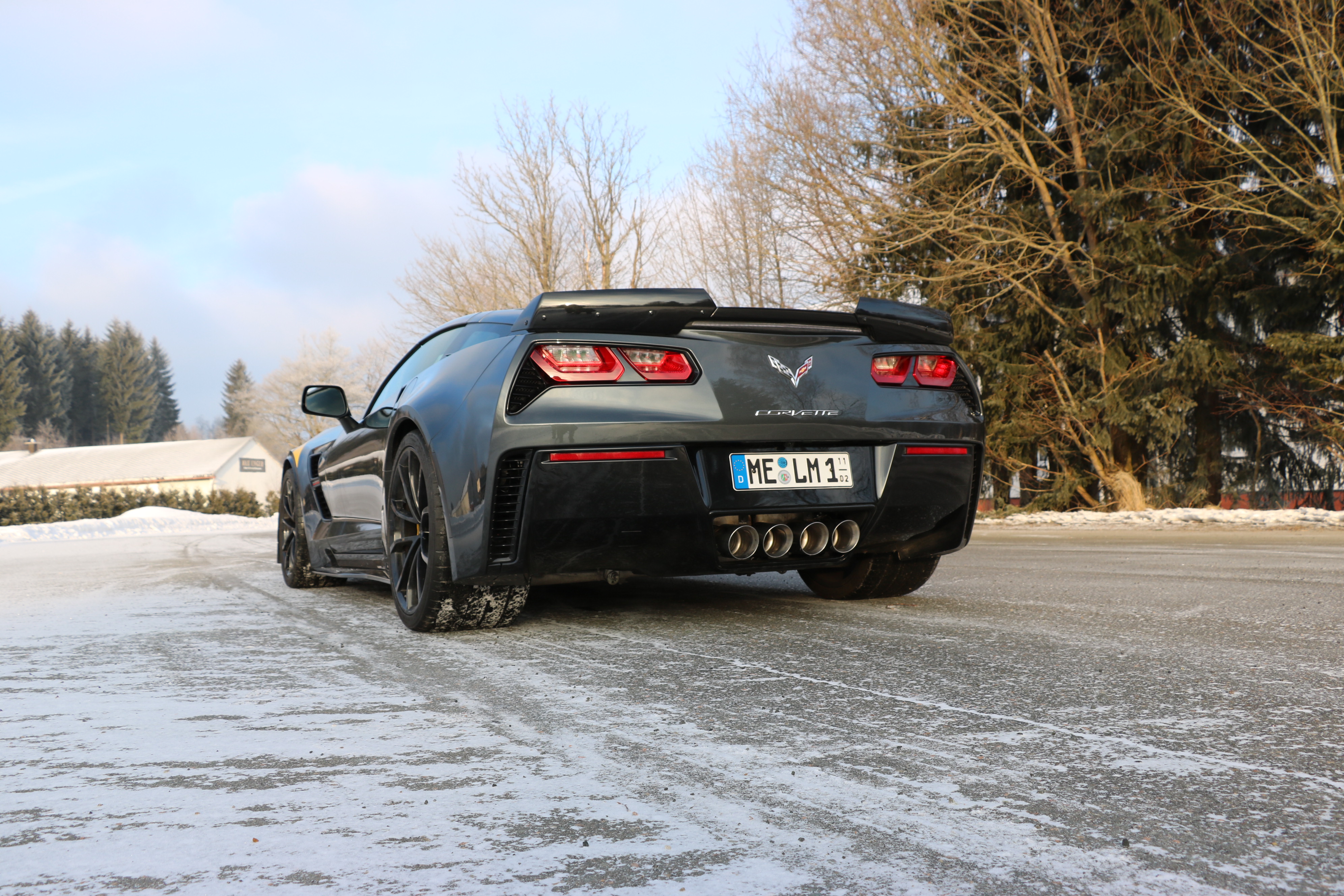 Corvette C7/ Z06 Endschalldämpfer Ausgang mittig - 4x100 Typ 25 mittig Corvette C7/ Z06 Endschalldämpfer Ausgang mittig - 4x100 Typ 25 mittig
