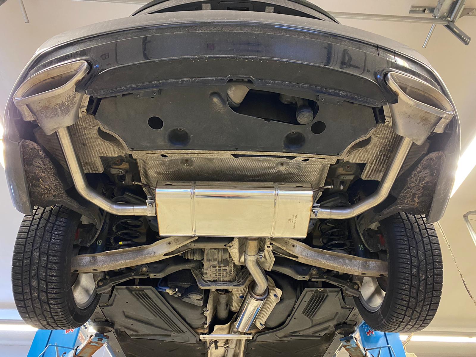 Mercedes CLA - C117/ X117 - AMG 45/ AMG-Line - 4-matic Endschalldämpfer quer Ausgang rechts/links für Modelle mit AMG45 oder AMG-Line Endrohre - Endrohre in originaler Stoßstange