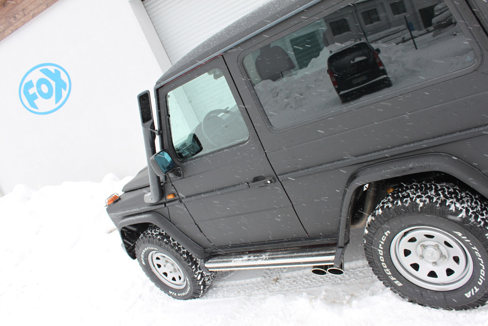 Mercedes G-Klasse - 463 (mit Trittbrett) Endschalldämpfer Ausgang seitlich - 2x115x85 Typ 38 (2x nach links abgeschrägt)