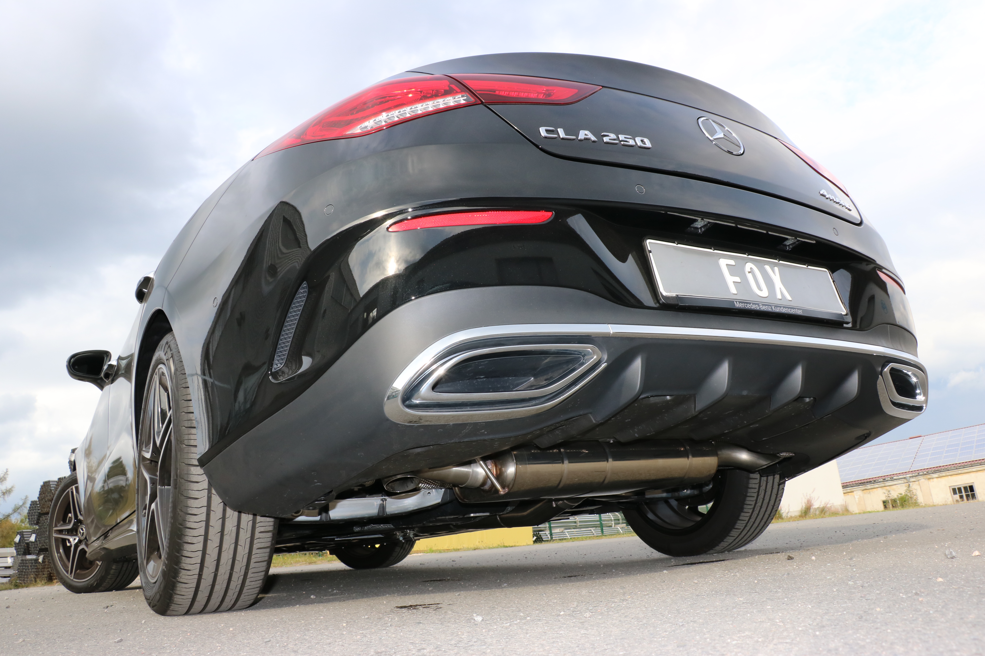 Mercedes CLA 220/250 Frontantrieb & 4matic - 118 Endschalldämpfer quer Ausgang rechts/links - Ausgang der Endrohre hinter der Stoßstange