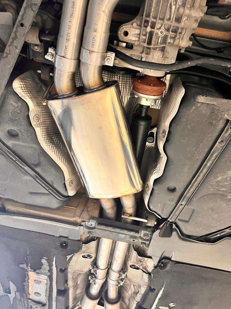 Audi S4 - B9 Mittelschalldämpfer Audi S4 - B9 Mittelschalldämpfer