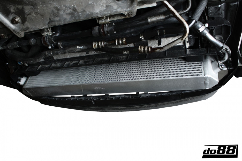 BMW M3 E90 E92 Motorölkühler Rennsport BMW M3 E90 E92 Motorölkühler Rennsport