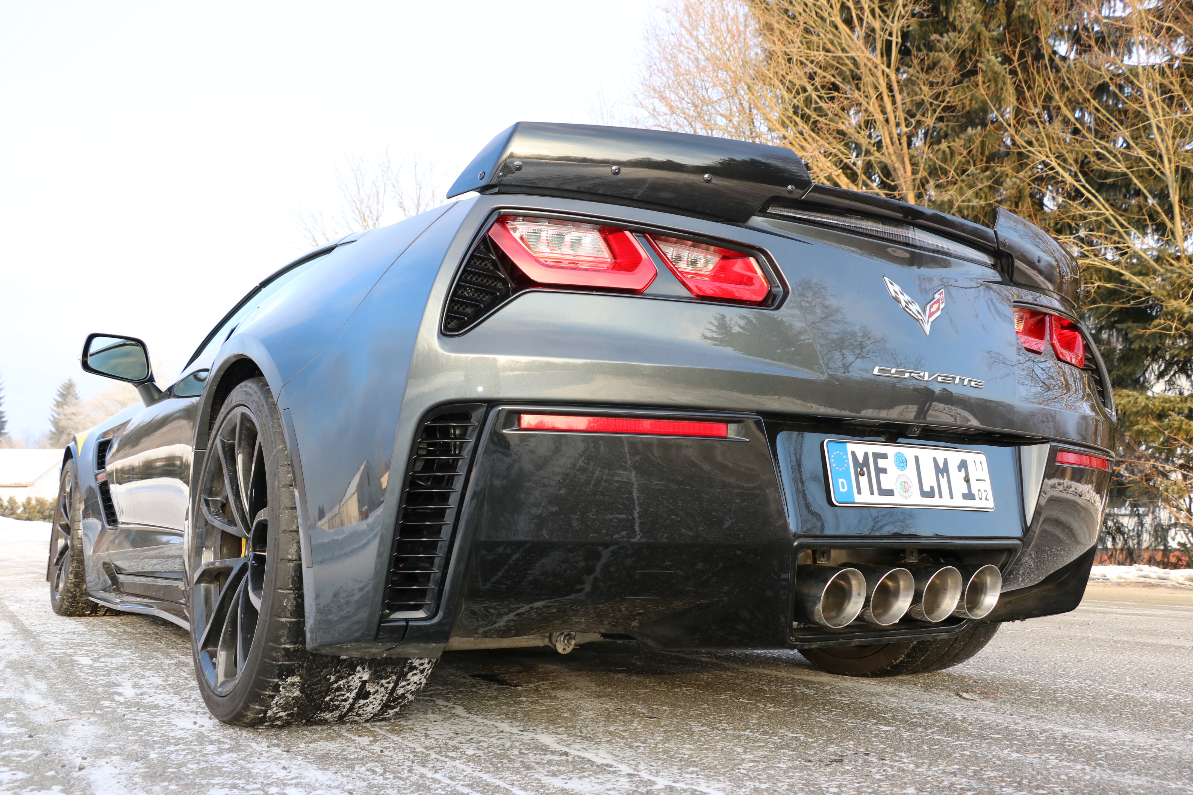 Corvette C7/ Z06 Endschalldämpfer Ausgang mittig - 4x100 Typ 25 mittig Corvette C7/ Z06 Endschalldämpfer Ausgang mittig - 4x100 Typ 25 mittig