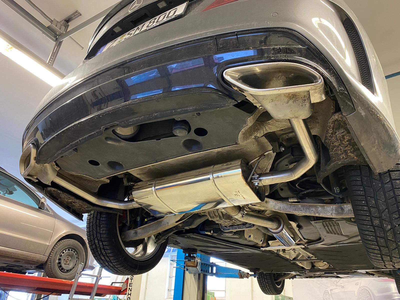 Mercedes CLA - C117/ X117 - AMG 45/ AMG-Line - 4-matic Endschalldämpfer quer Ausgang rechts/links für Modelle mit AMG45 oder AMG-Line Endrohre - Endrohre in originaler Stoßstange Mercedes CLA - C117/ X117 - AMG 45/ AMG-Line - 4-matic Endschalldämpfer quer Ausgang rechts/links für Modelle mit AMG45 oder AMG-Line Endrohre - Endrohre in originaler Stoßstange