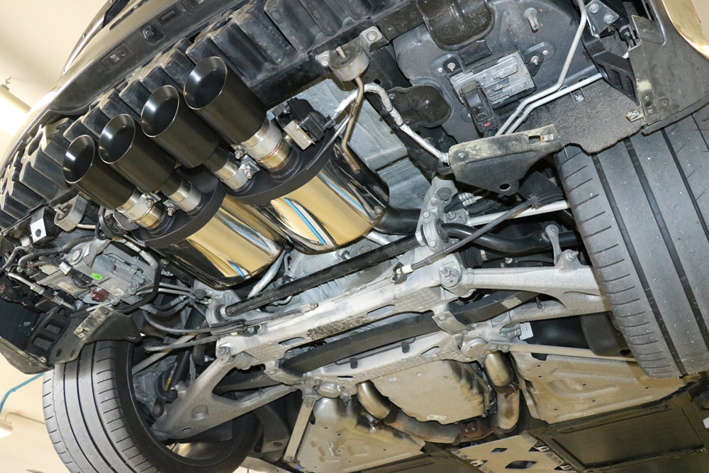 Corvette C7/ Z06 Endschalldämpfer Ausgang mittig - 4x100 Typ 25 mittig SCHWARZ