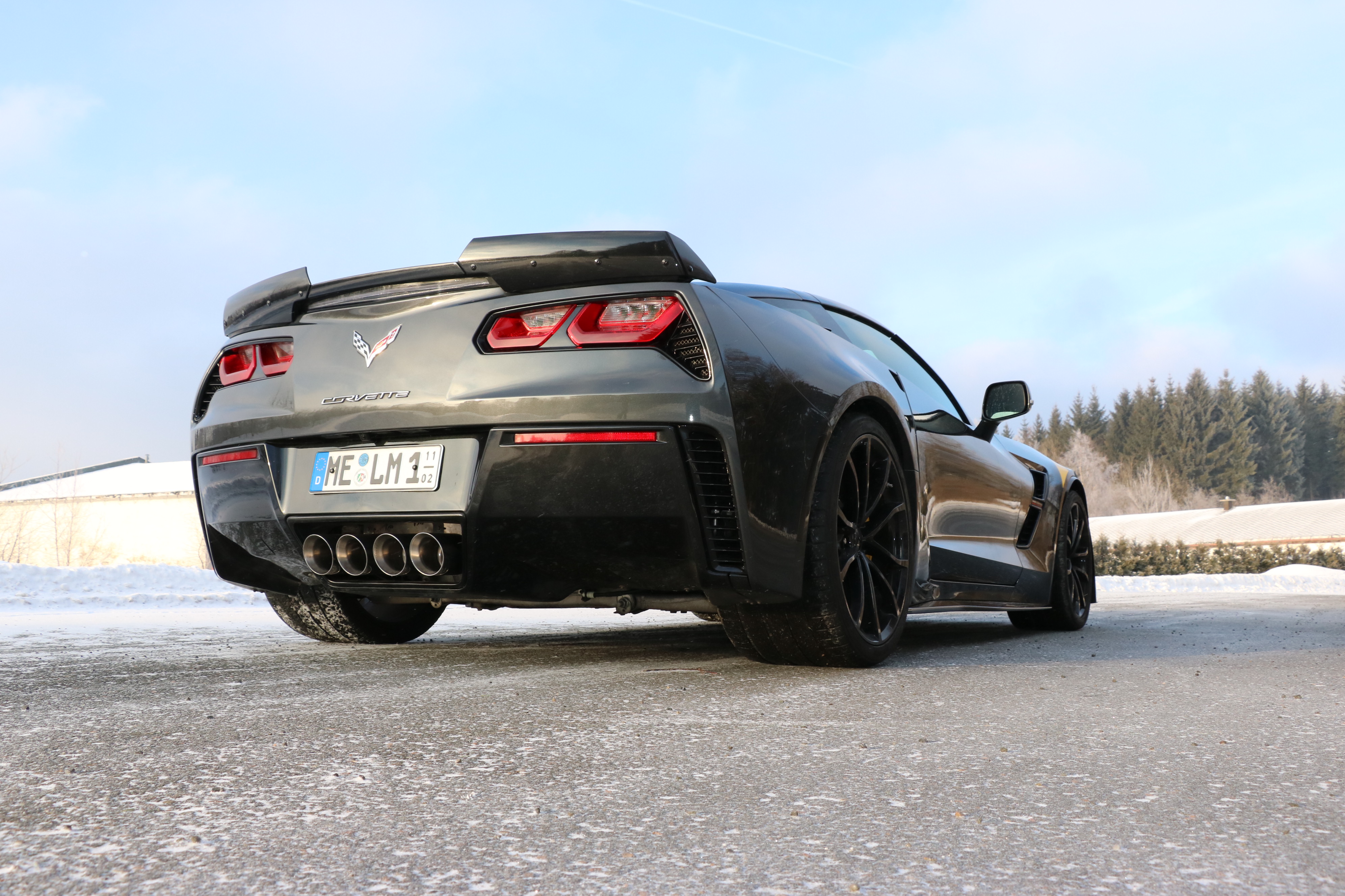 Corvette C7/ Z06 Endschalldämpfer Ausgang mittig - 4x100 Typ 25 mittig Corvette C7/ Z06 Endschalldämpfer Ausgang mittig - 4x100 Typ 25 mittig