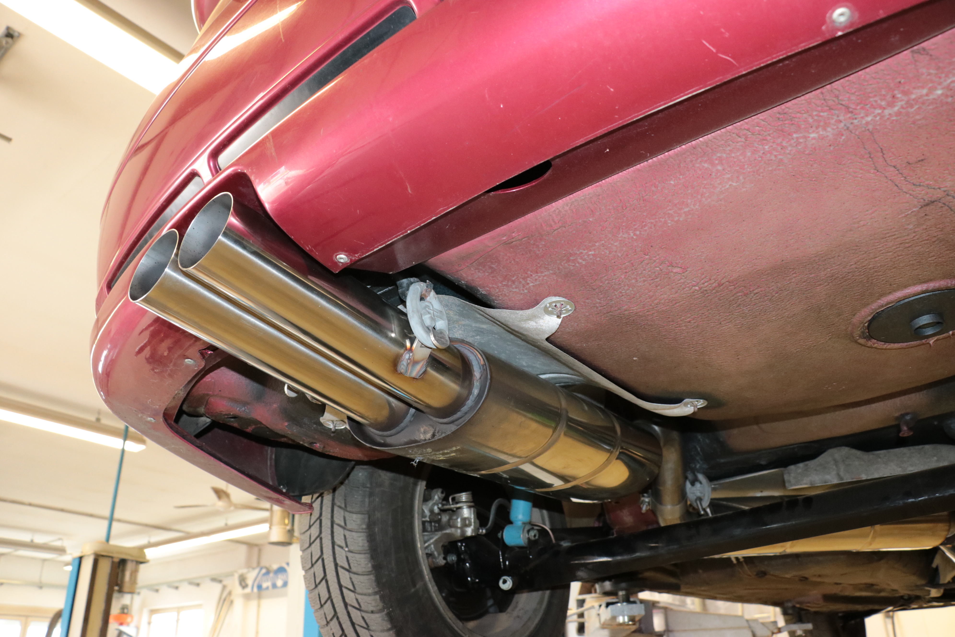 Audi 80/90 - Typ 89, B3 Limousine/ Coupe/ 80 B4 - Cabrio Endschalldämpfer für Modelle mit Sonderstoßstange (siehe Bild) - 2x76 Typ 10 Audi 80/90 - Typ 89, B3 Limousine/ Coupe/ 80 B4 - Cabrio Endschalldämpfer für Modelle mit Sonderstoßstange (siehe Bild) - 2x76 Typ 10