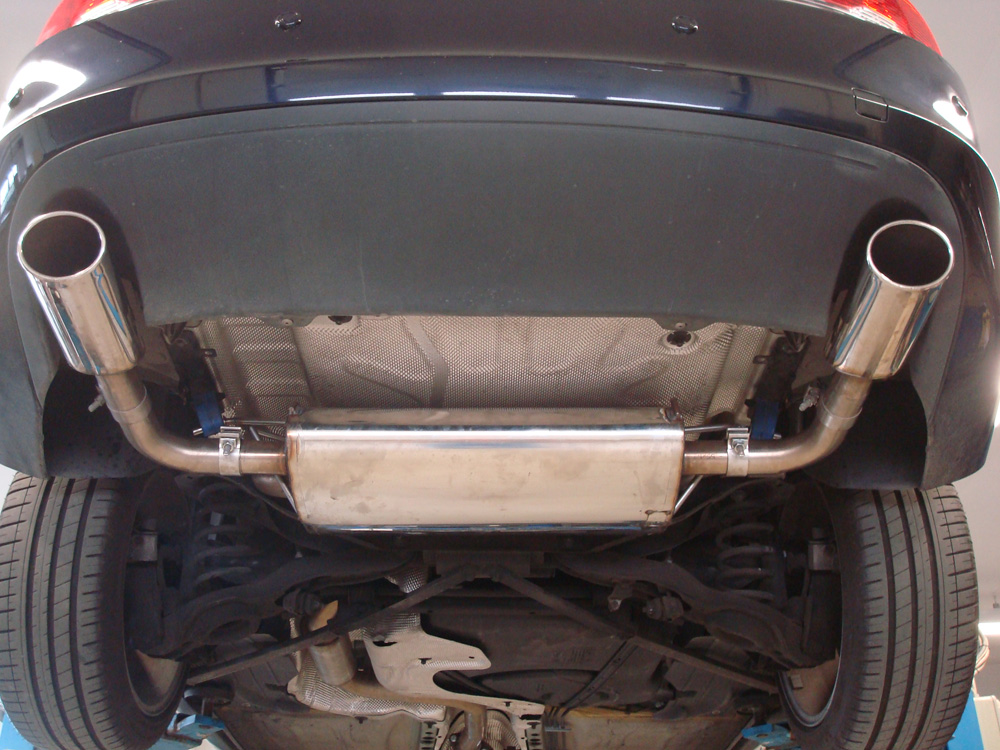 Volvo C70 II - Cabrio Endschalldämpfer quer Ausgang rechts/links - 115x85 Typ 32 rechts/links Volvo C70 II - Cabrio Endschalldämpfer quer Ausgang rechts/links - 115x85 Typ 32 rechts/links