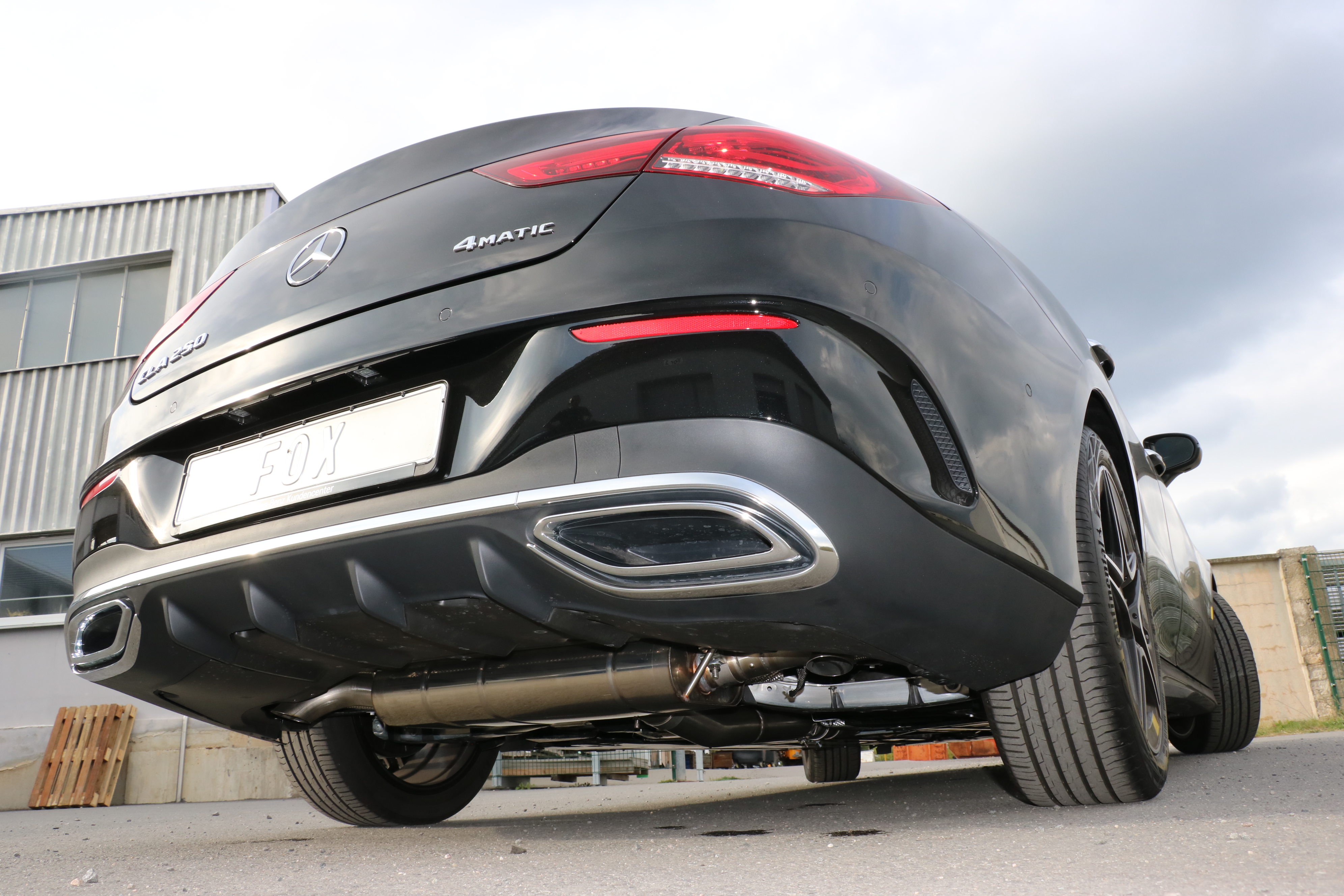 Mercedes CLA 220/250 Frontantrieb & 4matic - 118 Endschalldämpfer quer Ausgang rechts/links - Ausgang der Endrohre hinter der Stoßstange