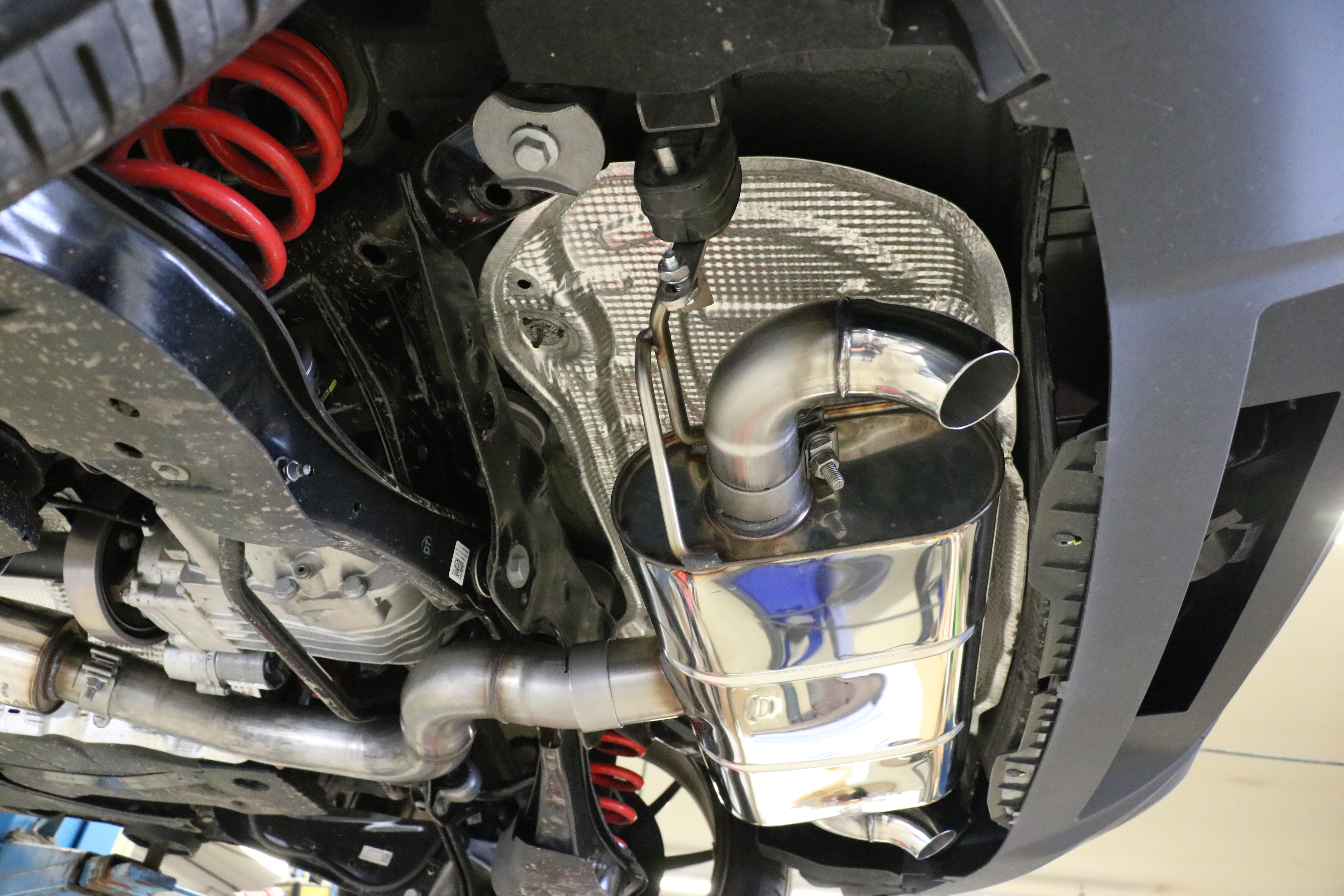 Seat Ateca 5FP - 4x4 Facelift Endschalldämpfer quer Ausgang rechts/links - Endrohre hinter der Stoßstange