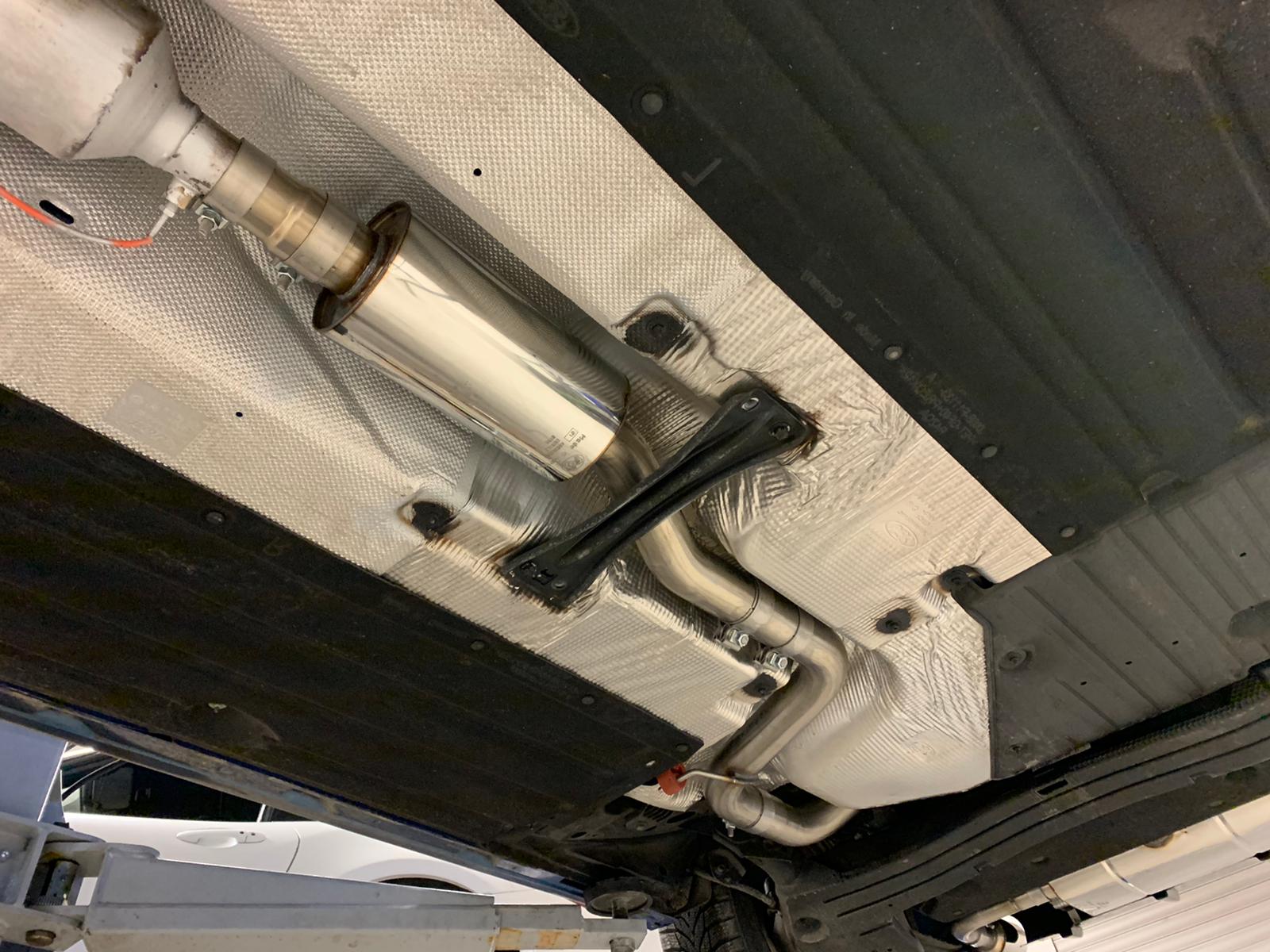 Ford Focus IV - Starre Hinterachse Vorschalldämpfer Ford Focus IV - Starre Hinterachse Vorschalldämpfer