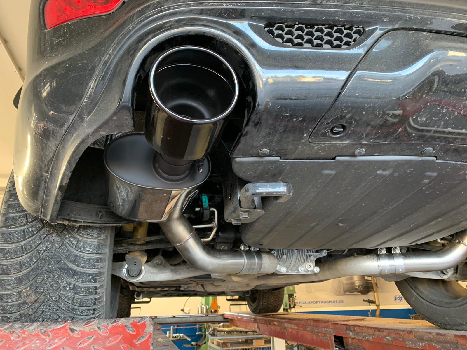 Jeep Grand Cherokee WK II - 6,4l SRT8 ab 2014 Endschalldämpfer rechts/links - 129x106 Typ 32 rechts/links SCHWARZ glänzend emalliert Jeep Grand Cherokee WK II - 6,4l SRT8 ab 2014 Endschalldämpfer rechts/links - 129x106 Typ 32 rechts/links SCHWARZ glänzend emalliert